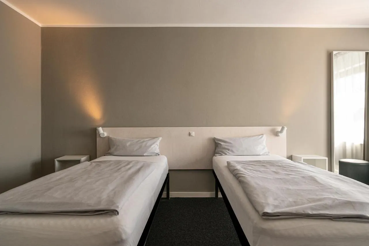 Big Mama Berlin Hotel 2*,