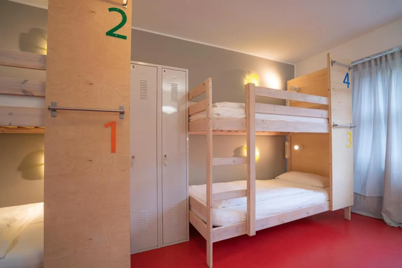 Big Mama Berlin Hotel 2*,